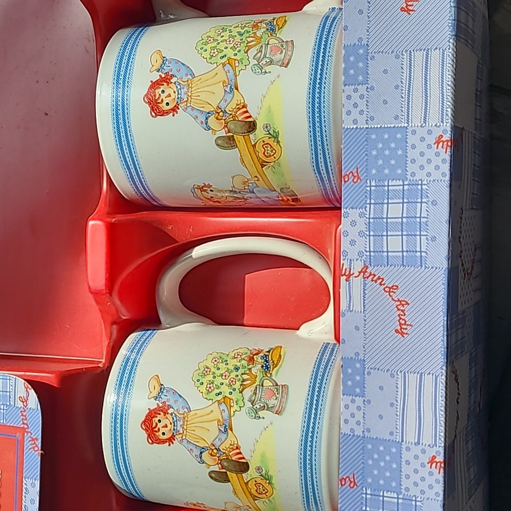 Vintage Raggedy Ann & Andy mug set - Picture 4 of 4